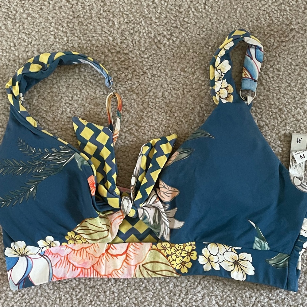 Two Maaji reversible Bikini Tops - Picture 3 of 6